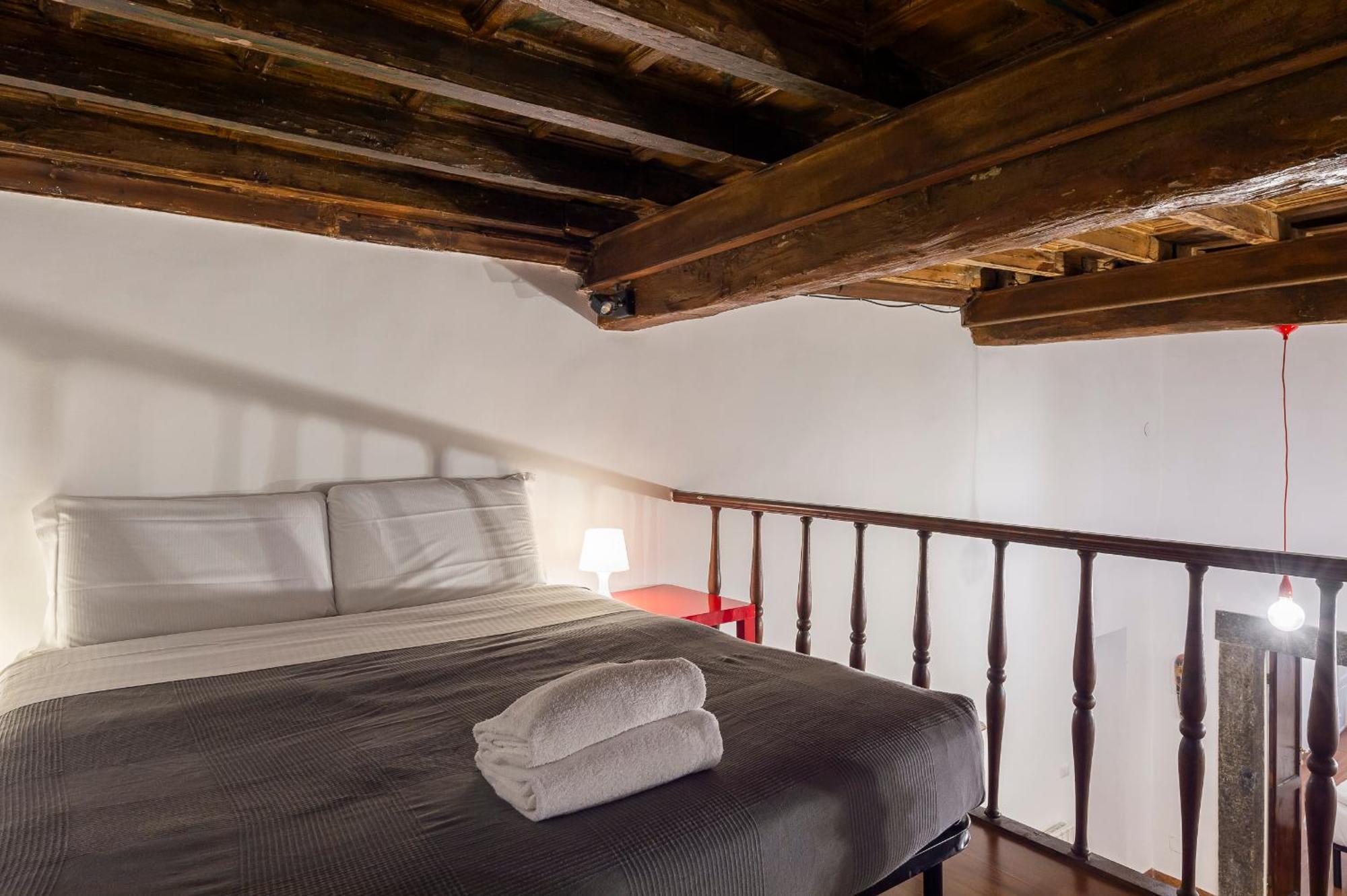 Piazza Navona Charming Large Apartment